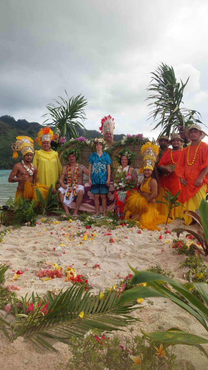 Cérémonie costumes colorés